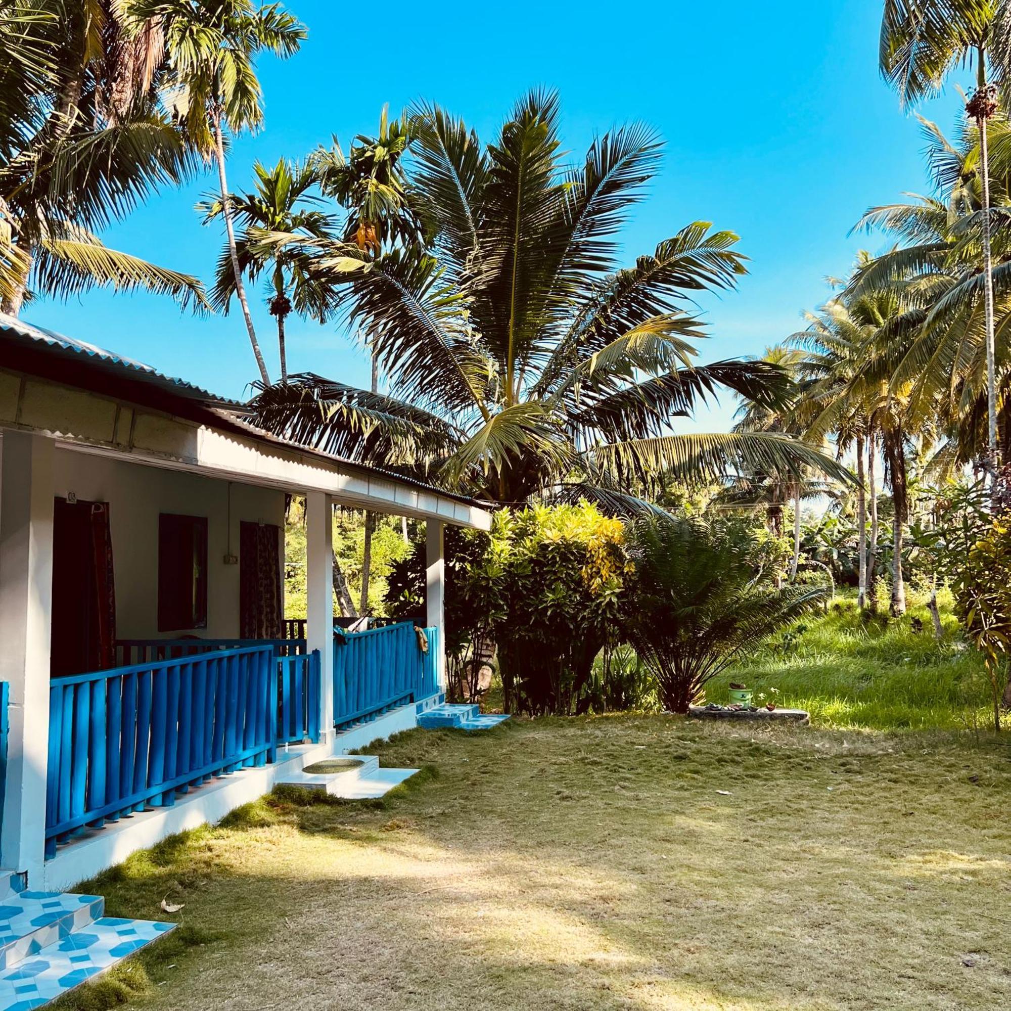 Blue Sea Restaurant & Bungalows Sitapur Экстерьер фото