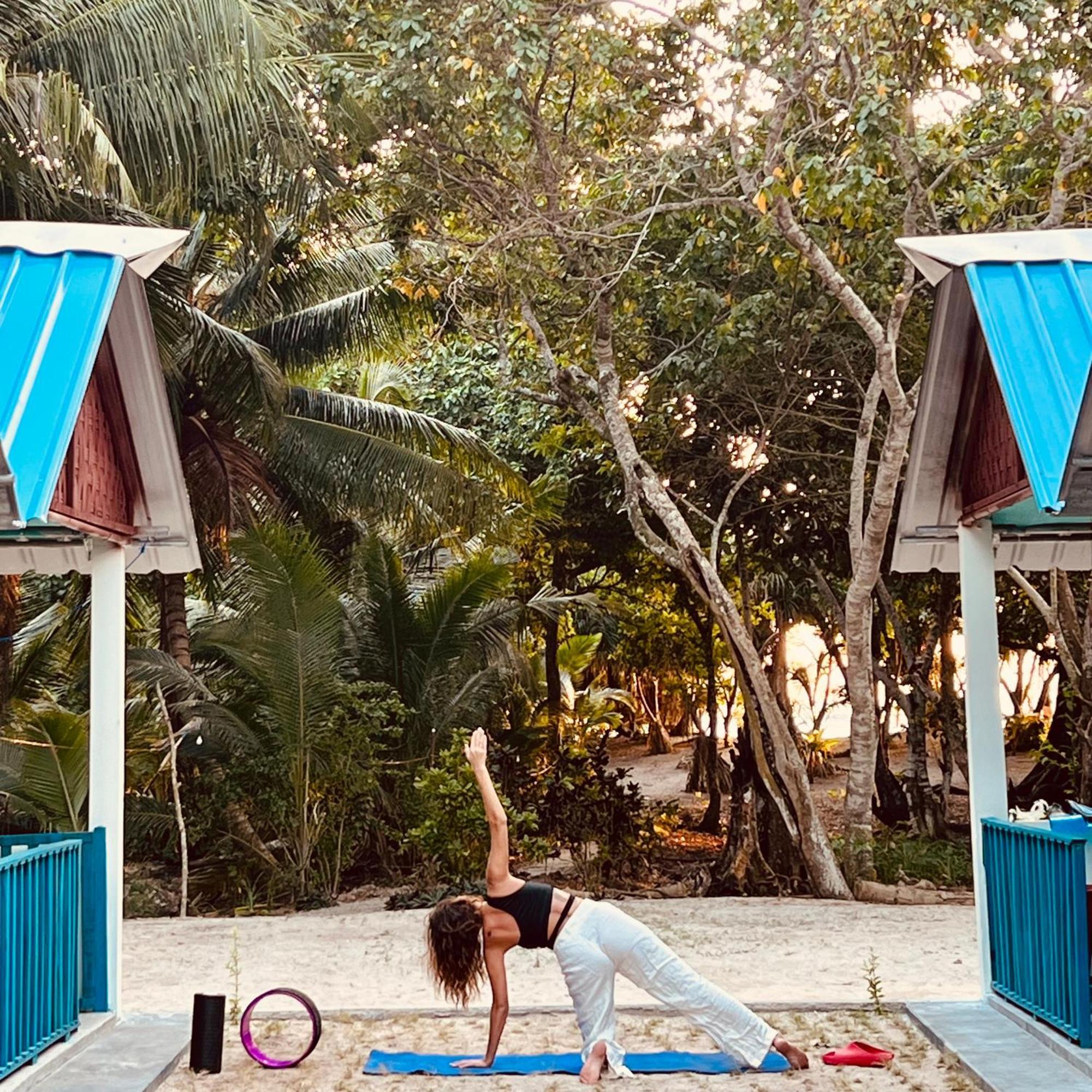 Blue Sea Restaurant & Bungalows Sitapur Экстерьер фото