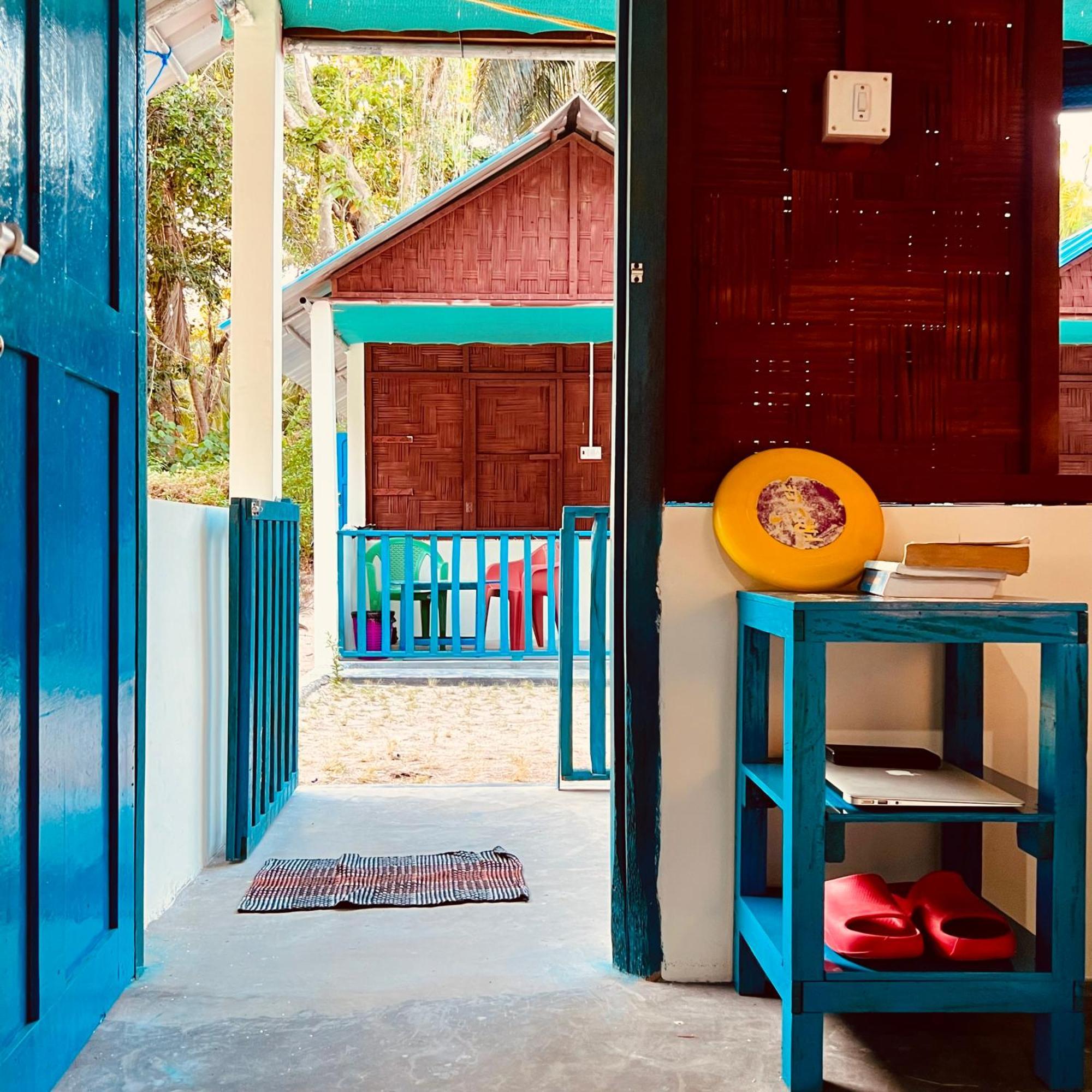 Blue Sea Restaurant & Bungalows Sitapur Экстерьер фото