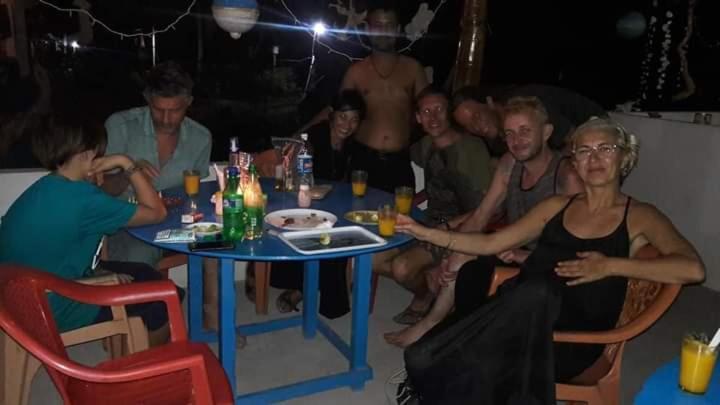 Blue Sea Restaurant & Bungalows Sitapur Экстерьер фото
